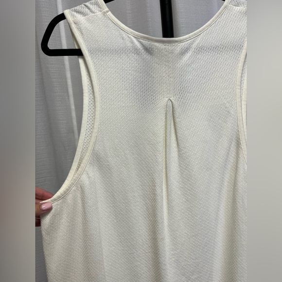 Varley textured cream high - low Tank | size Large - Picture 4 of 6